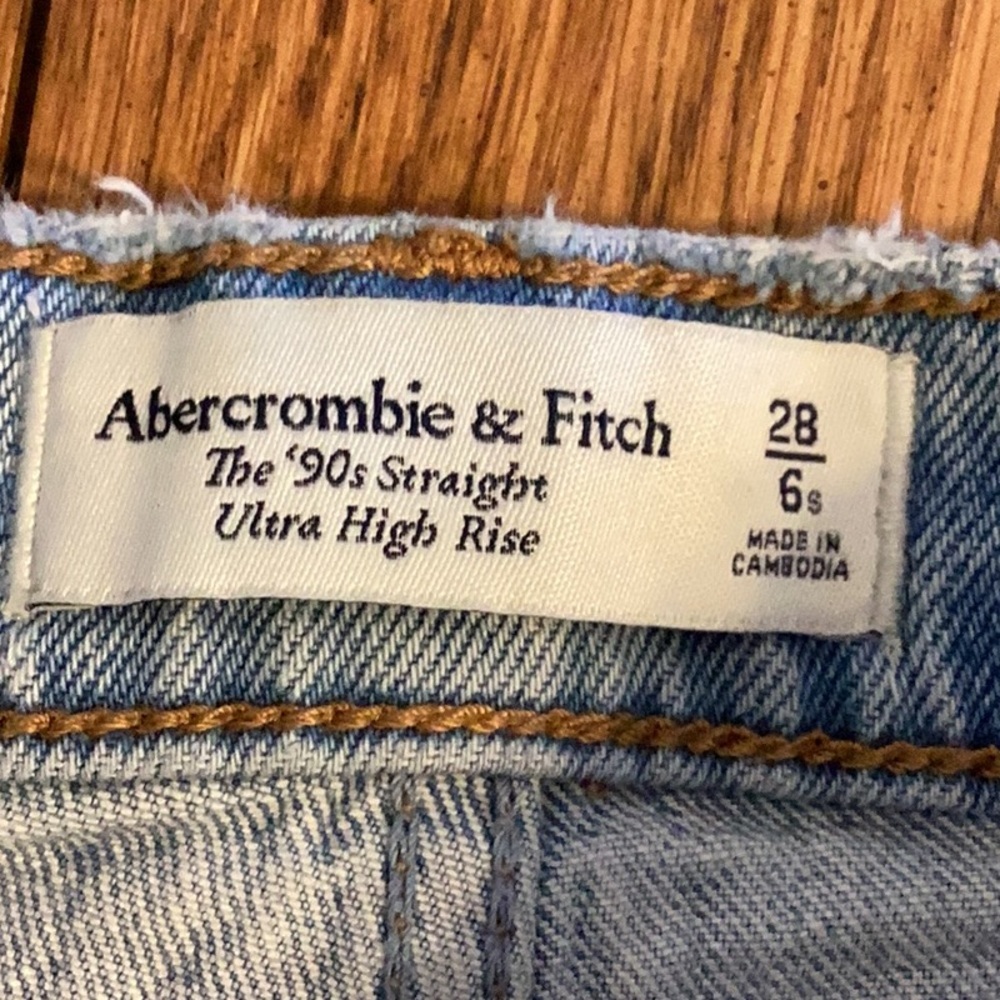 Abercrombie & Fitch distressed ultra high rise 90s straight leg jeans. Sz 29/6S - Picture 3 of 11